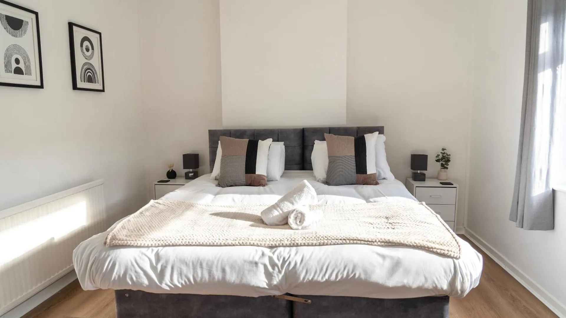 Mideyah Stays - 3 Bed Comfy House Cardiff