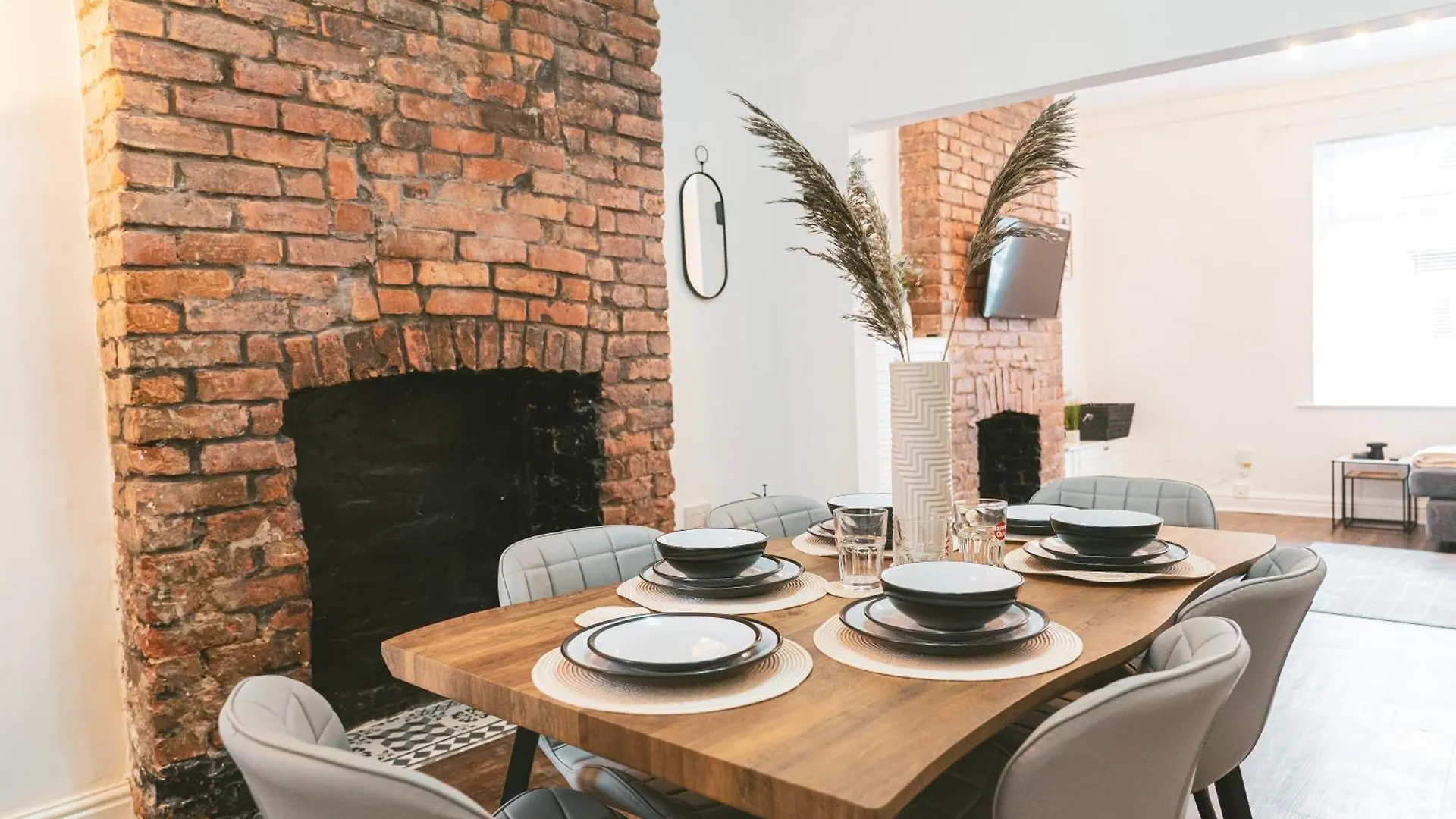 Mideyah Stays - 3 Bed Comfy House Cardiff